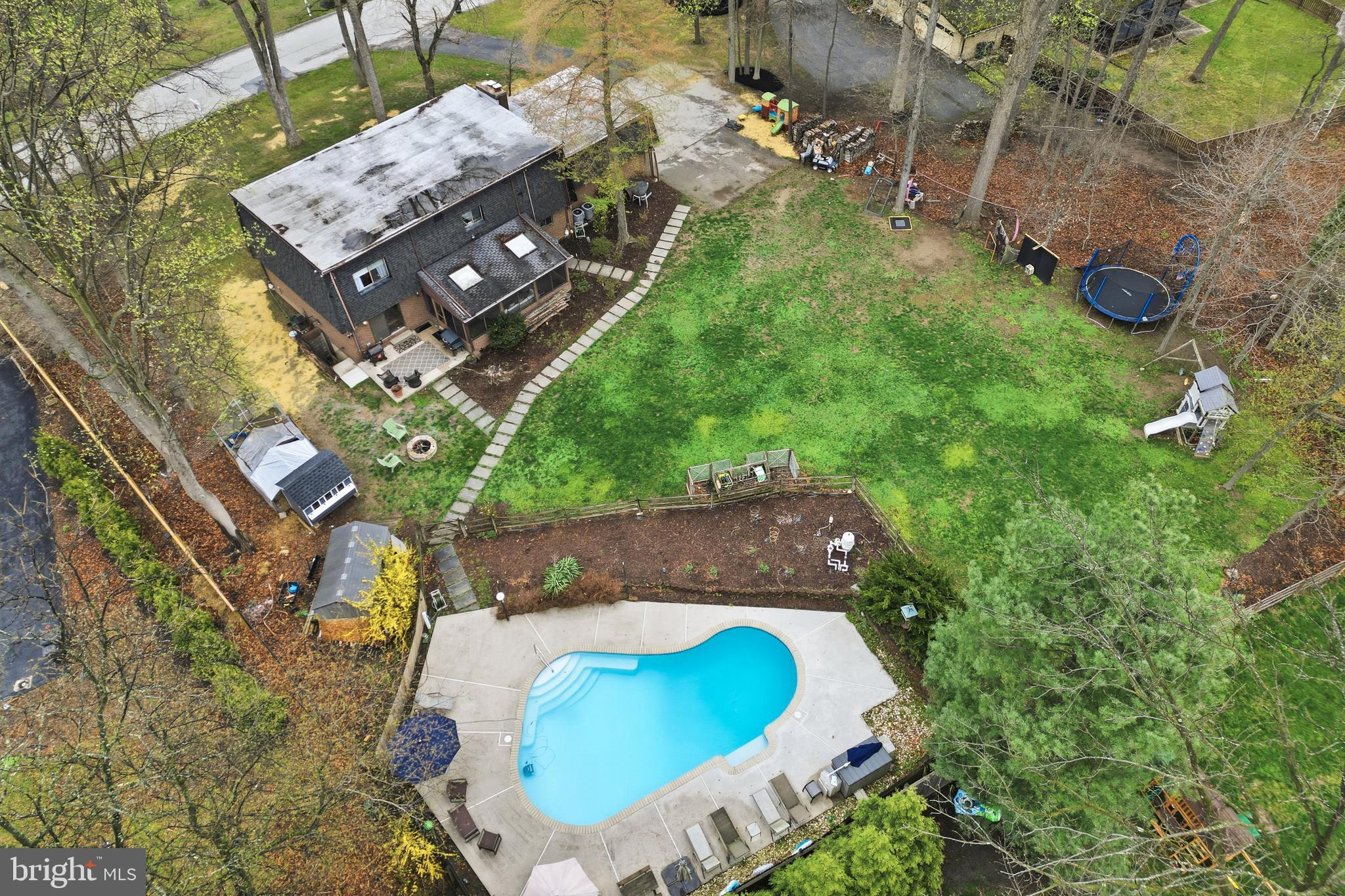 3413 ENGLEMEADE
