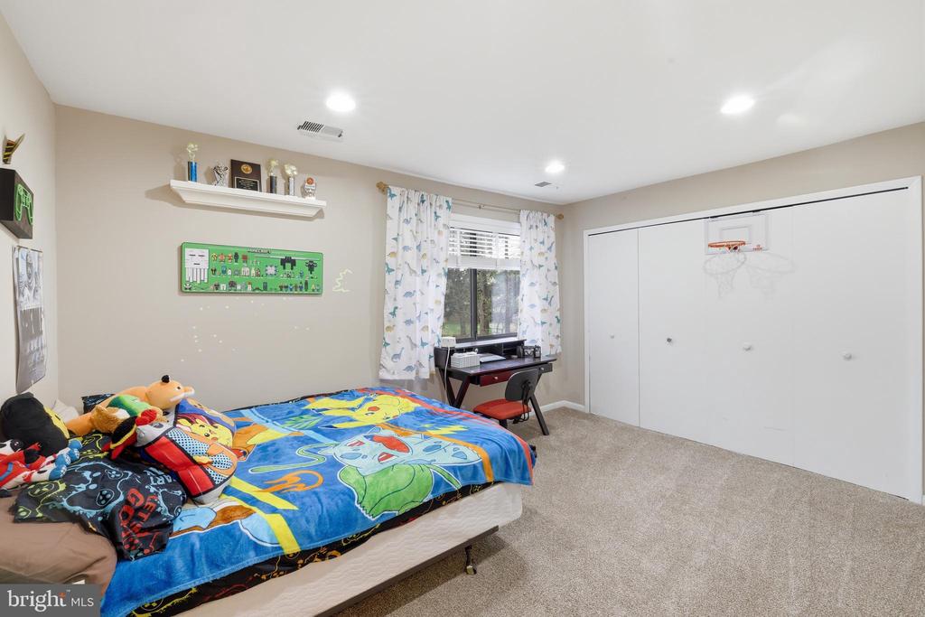 3413 ENGLEMEADE