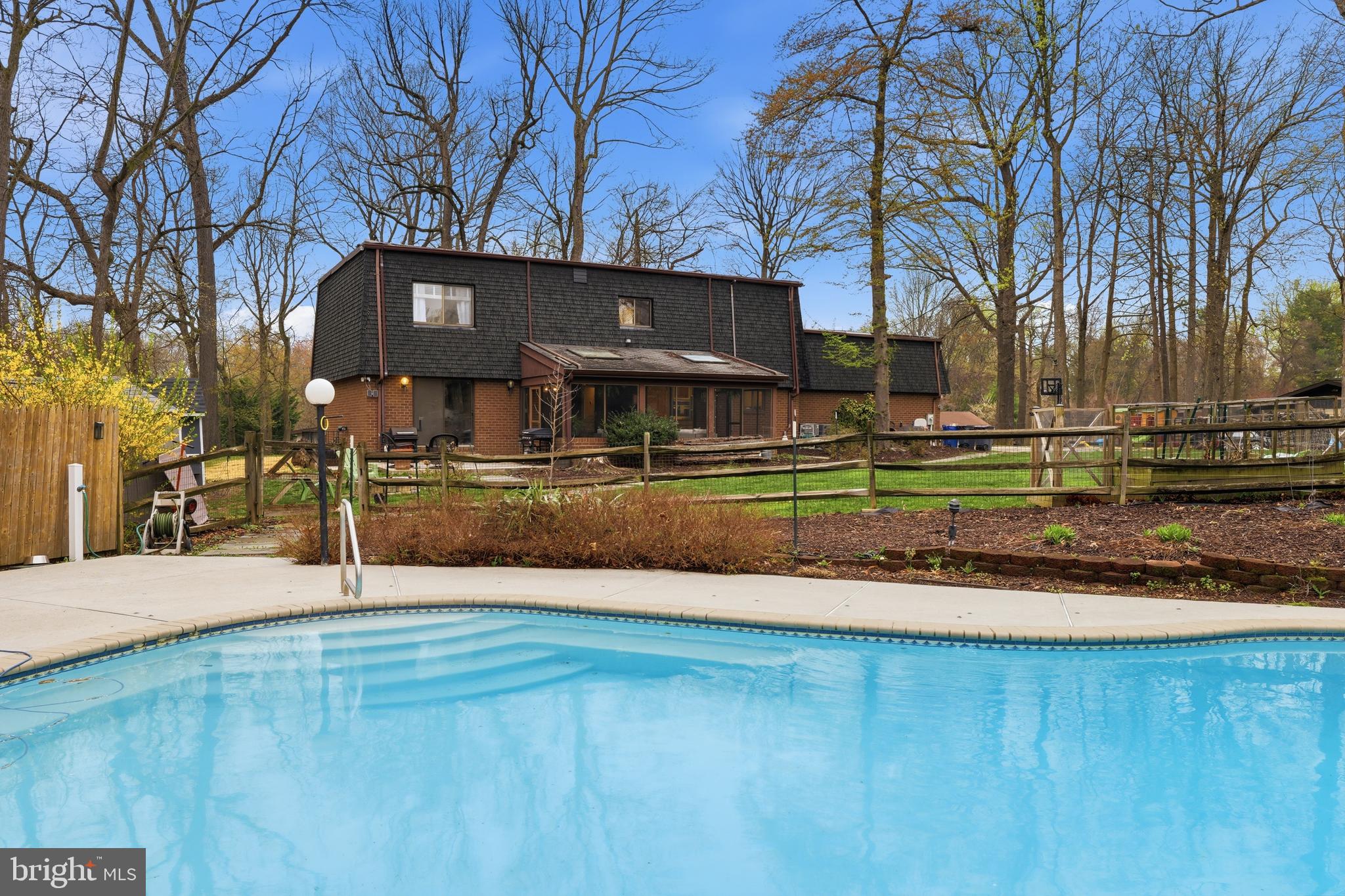3413 ENGLEMEADE