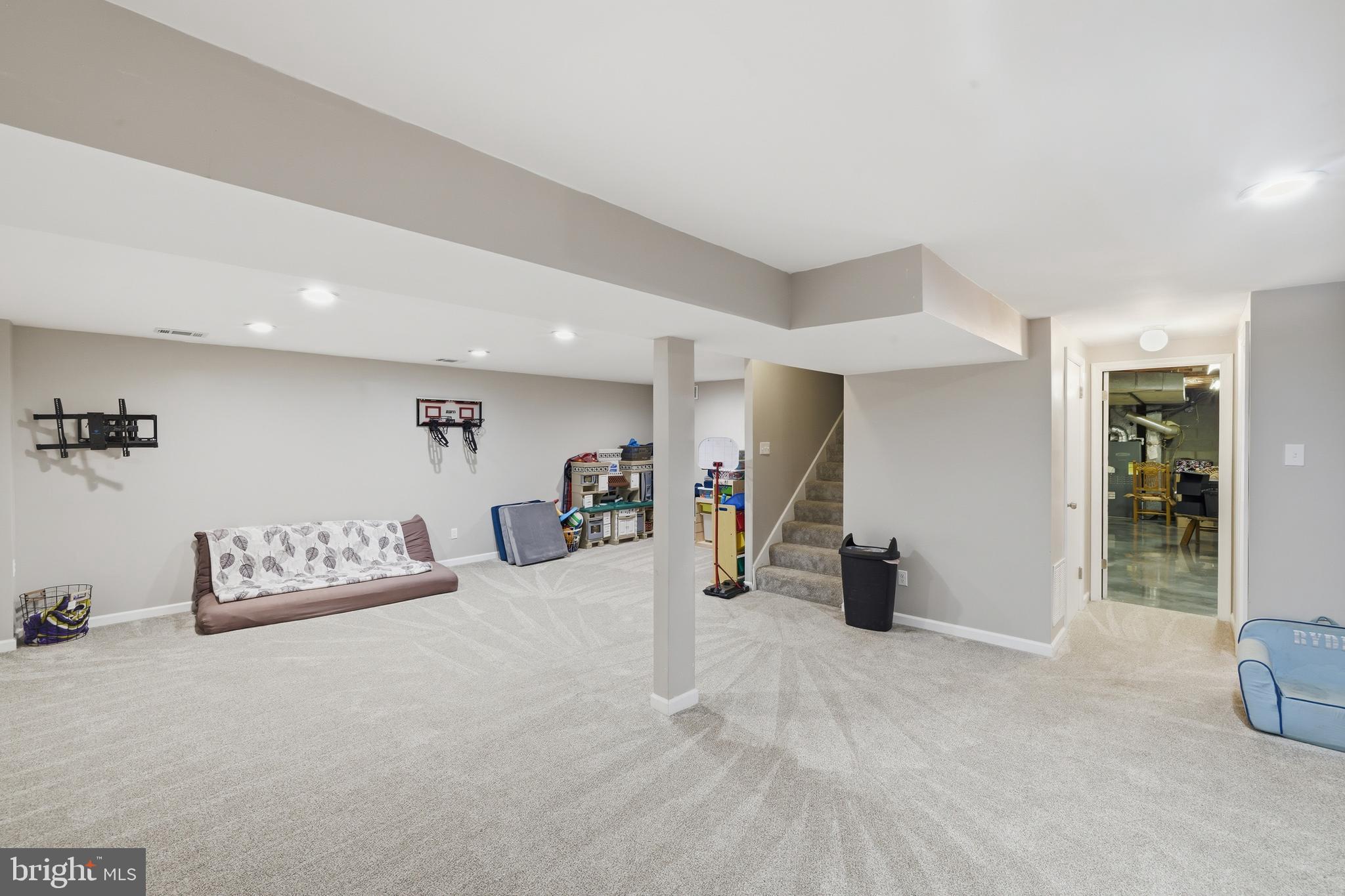 3413 ENGLEMEADE
