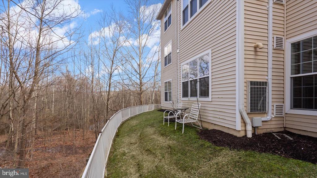 5006 HOLLINGTON DRIVE