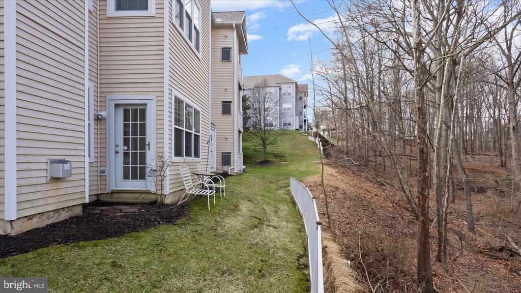 5006 HOLLINGTON DRIVE