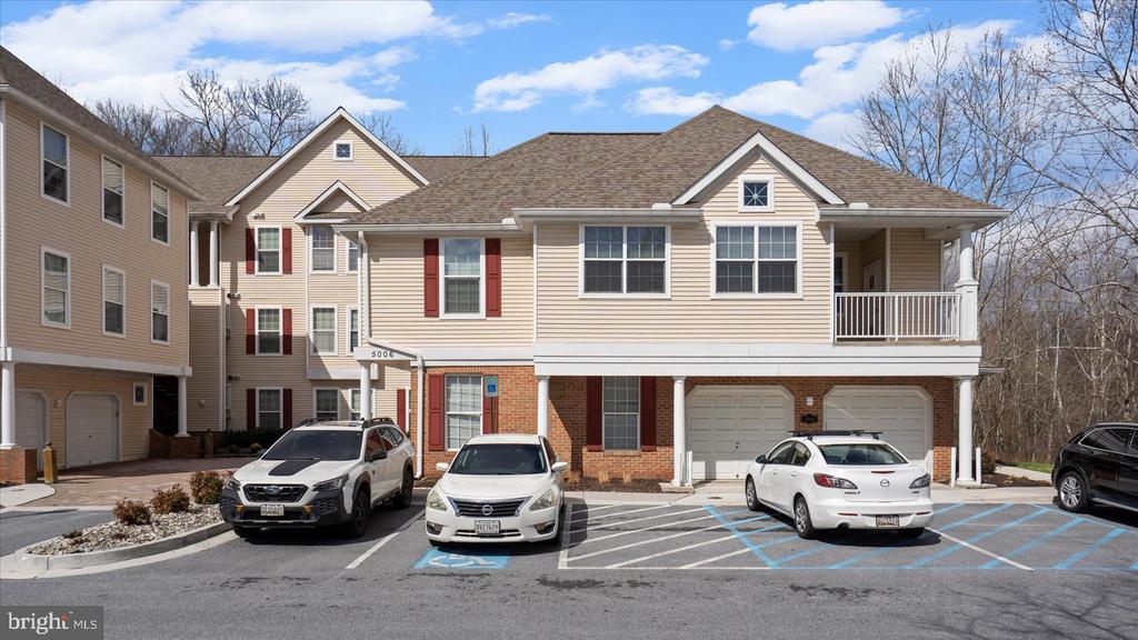 5006 HOLLINGTON DRIVE