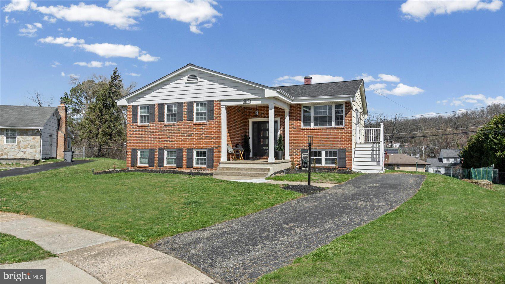9908 HOYT CIRCLE