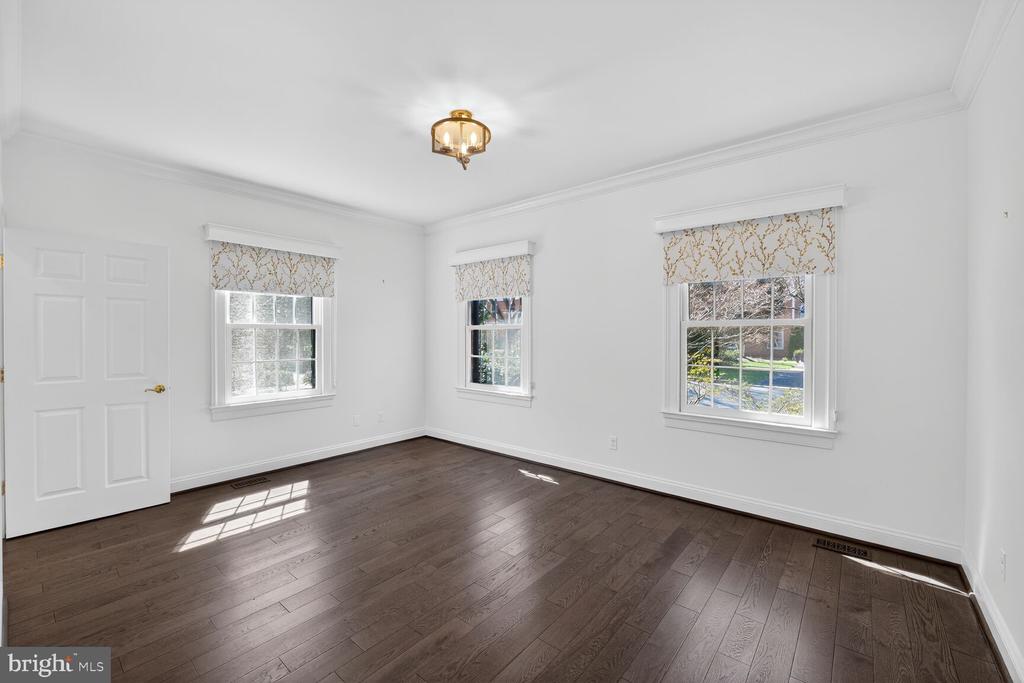 614 BRIGHTWOOD CLUB DRIVE 614