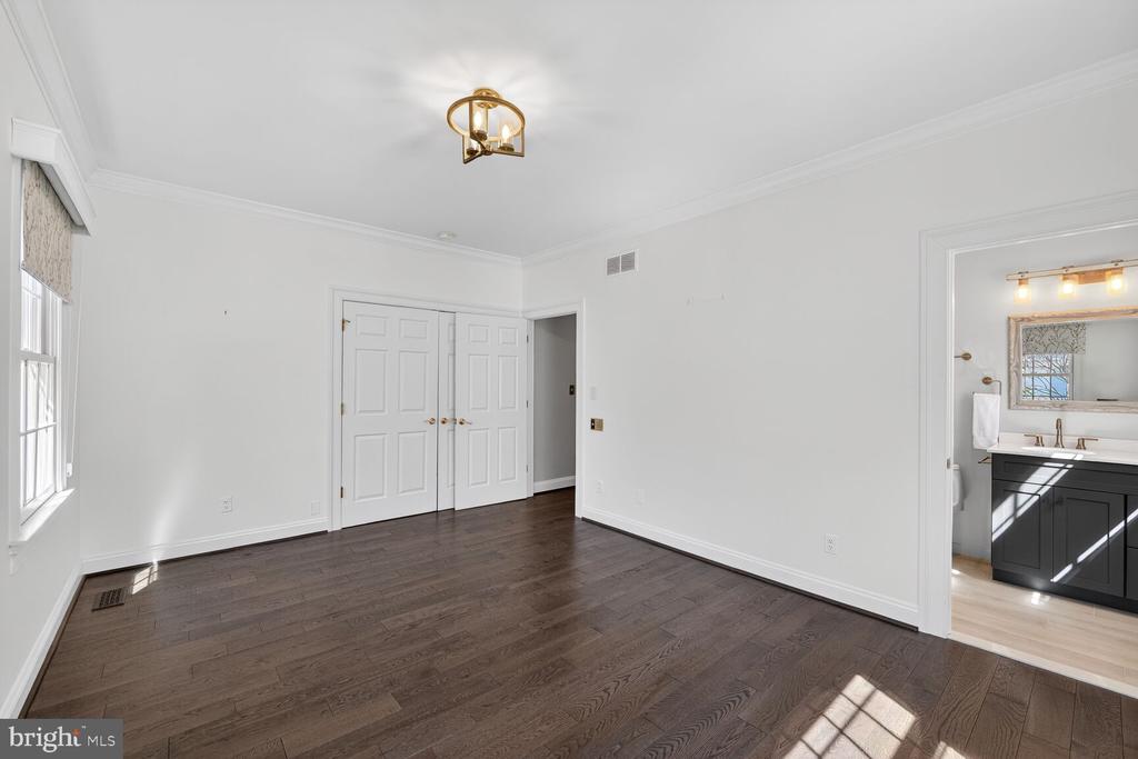 614 BRIGHTWOOD CLUB DRIVE 614