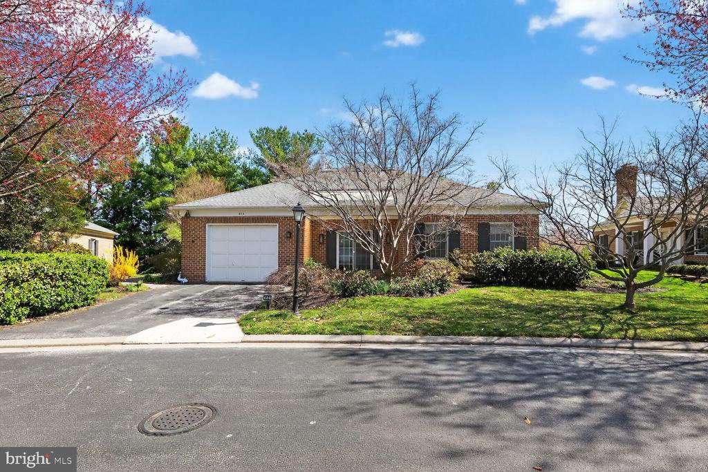 614 BRIGHTWOOD CLUB DRIVE 614