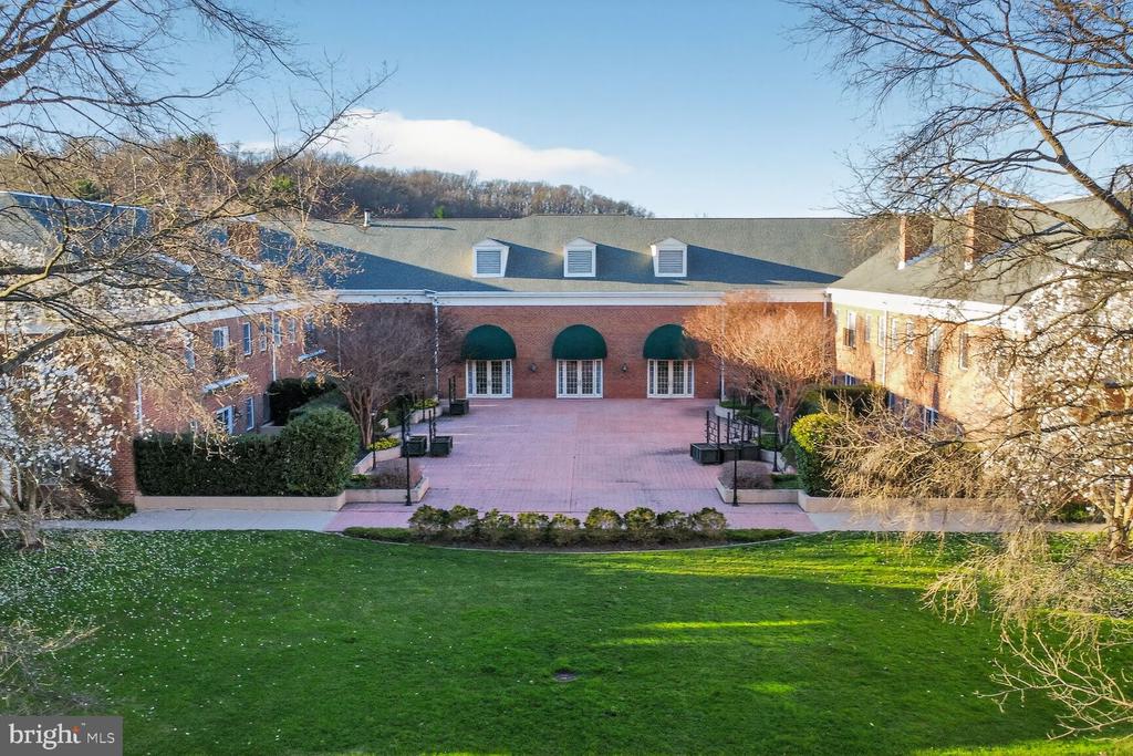 614 BRIGHTWOOD CLUB DRIVE 614