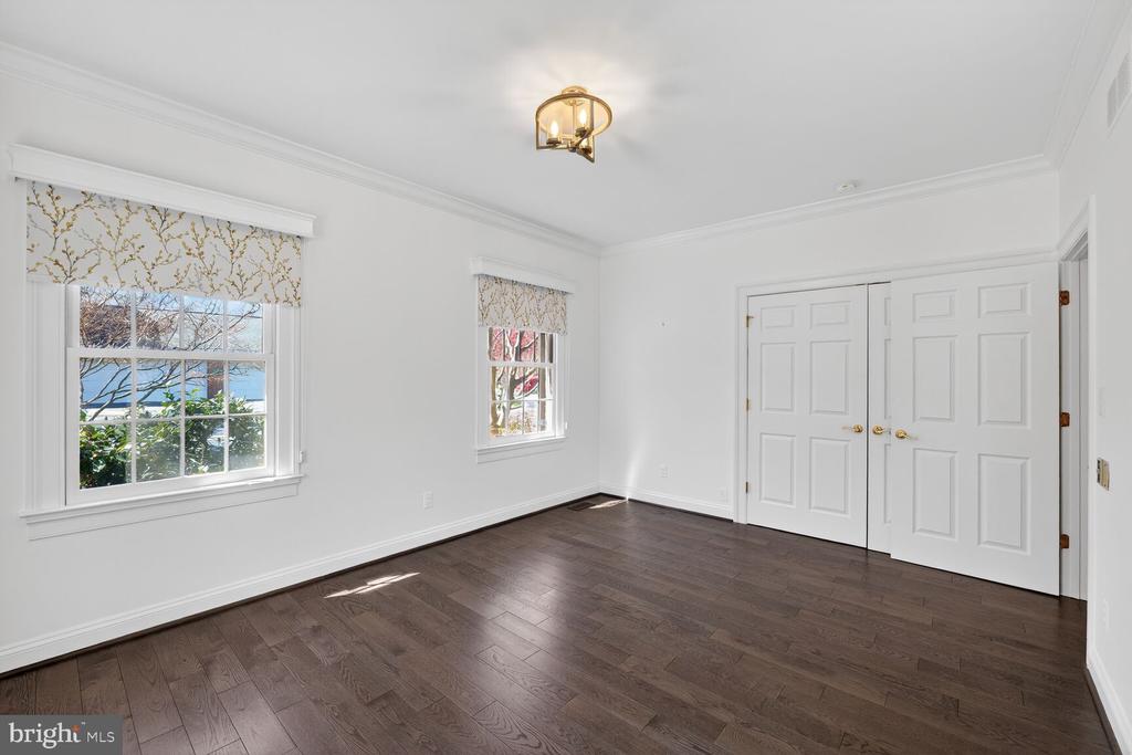 614 BRIGHTWOOD CLUB DRIVE 614