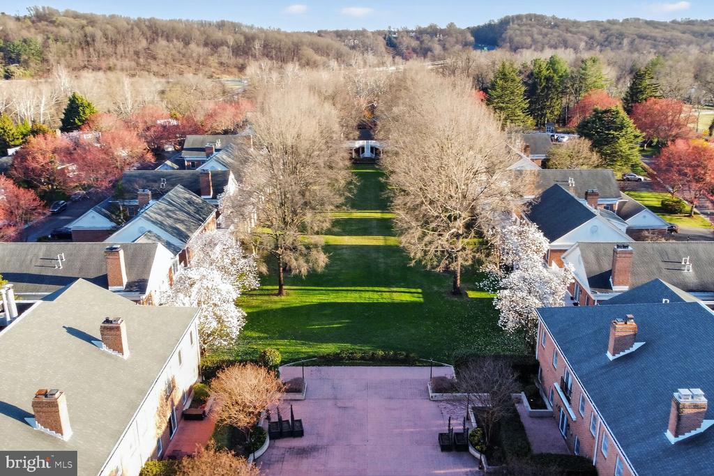 614 BRIGHTWOOD CLUB DRIVE 614