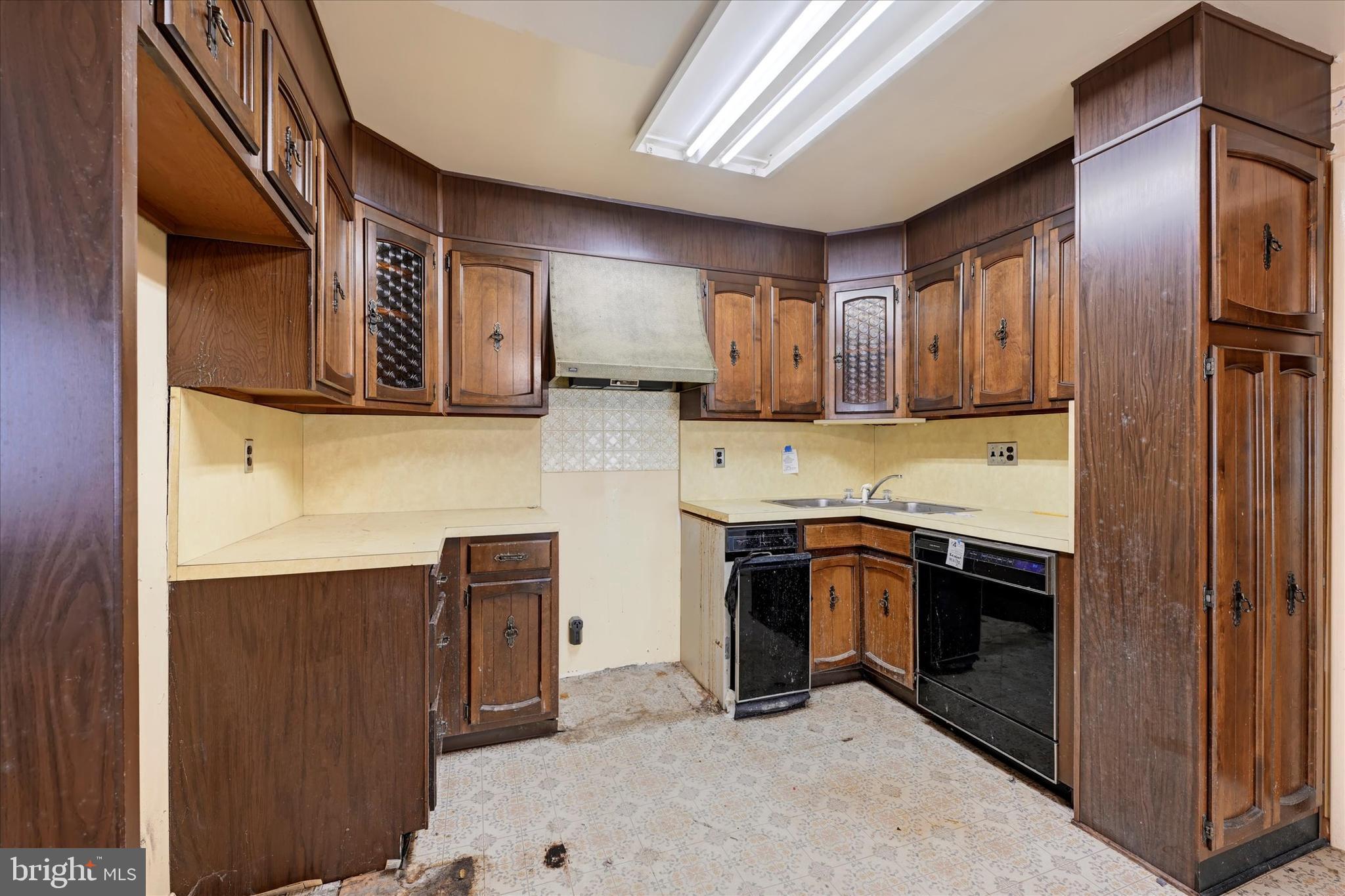 4302 MANORWOOD DRIVE