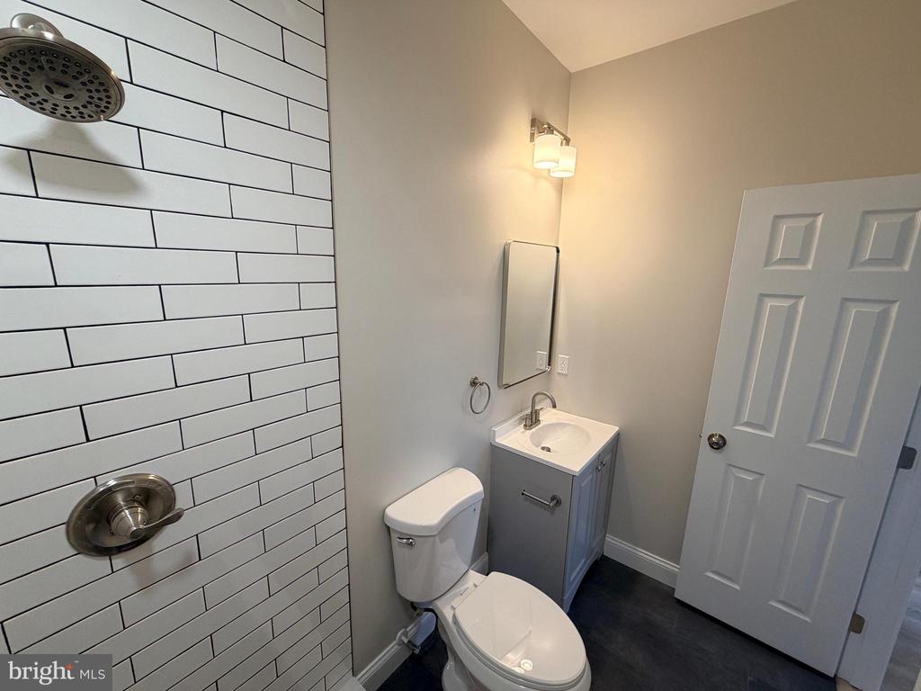 3 E OVERLEA AVENUE 1