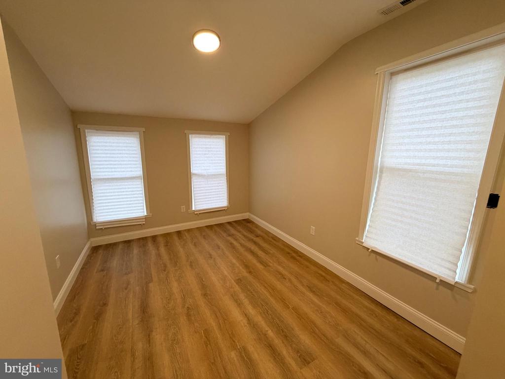 3 E OVERLEA AVENUE 1