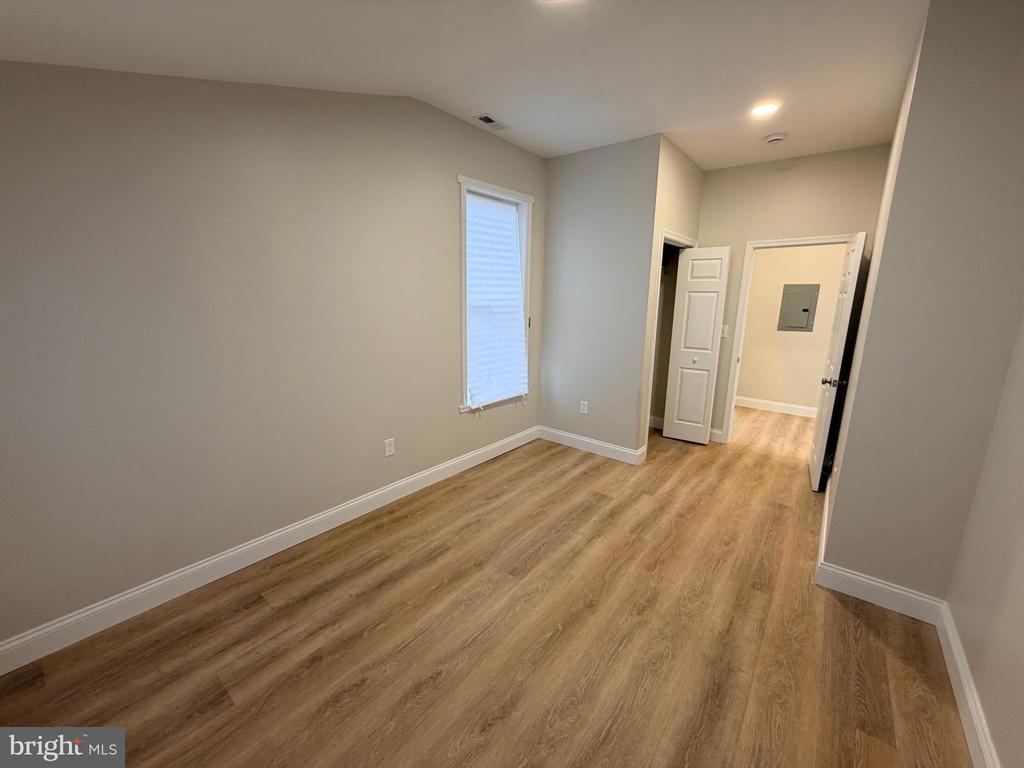 3 E OVERLEA AVENUE 1