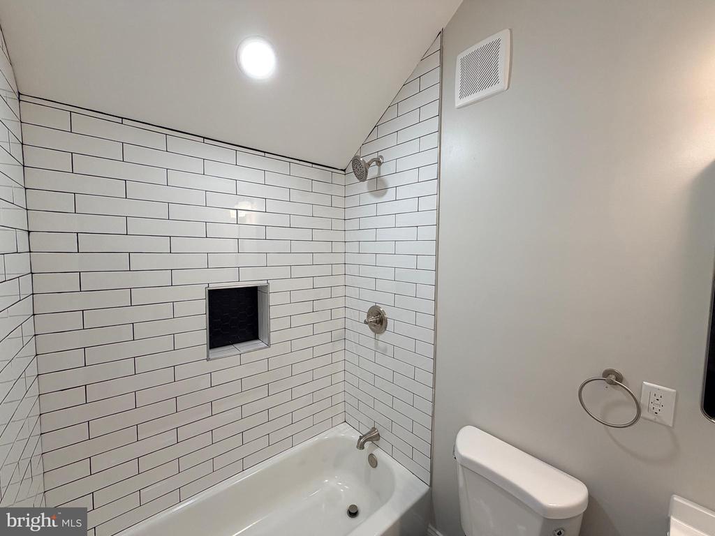3 E OVERLEA AVENUE 1