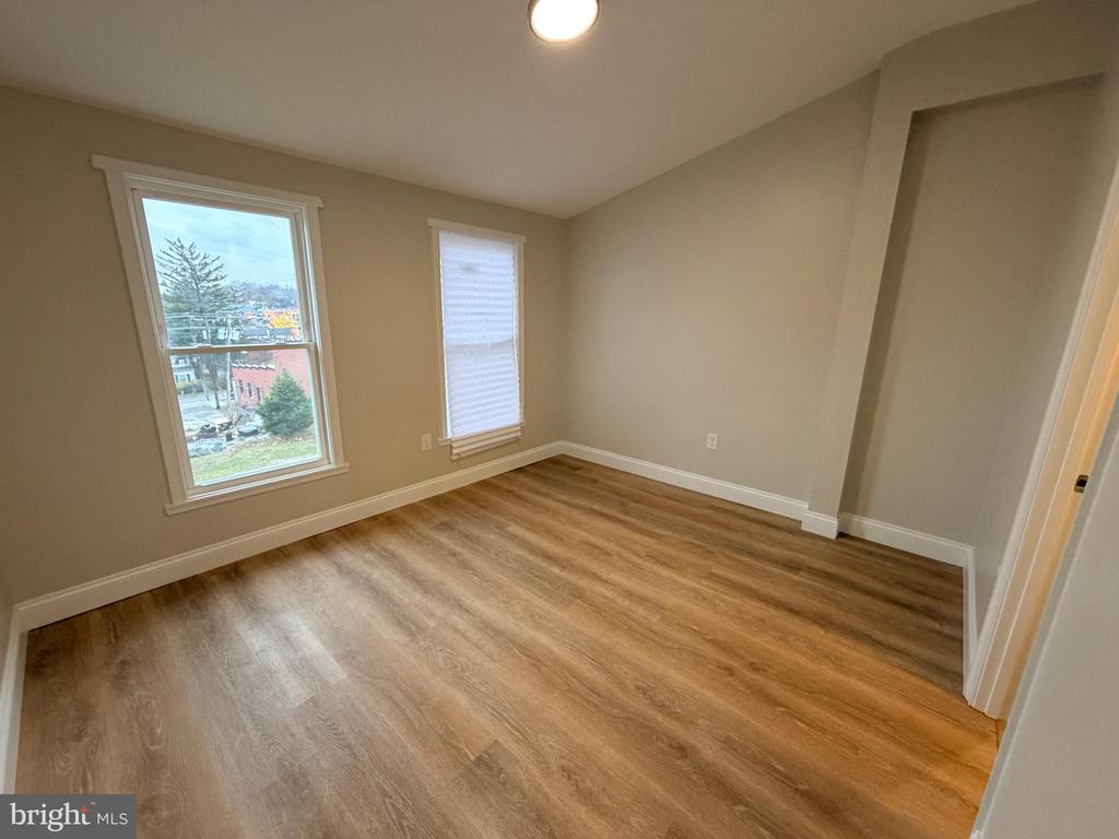 3 E OVERLEA AVENUE 1