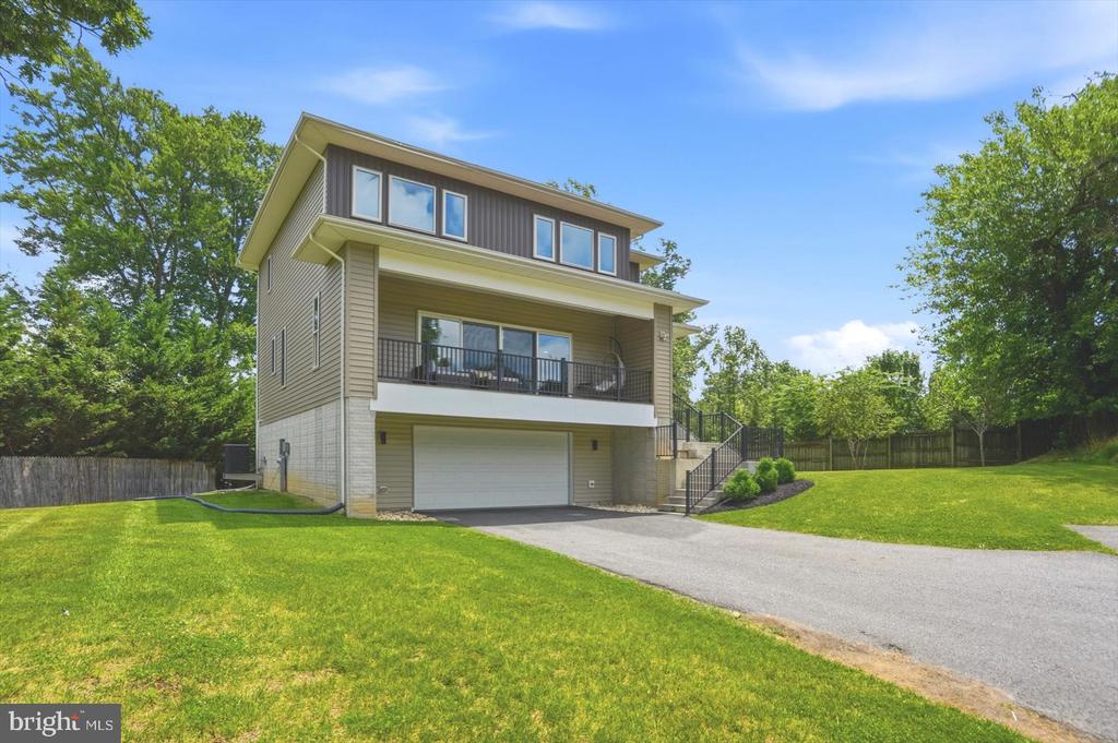 103 GWYNNBROOK AVENUE