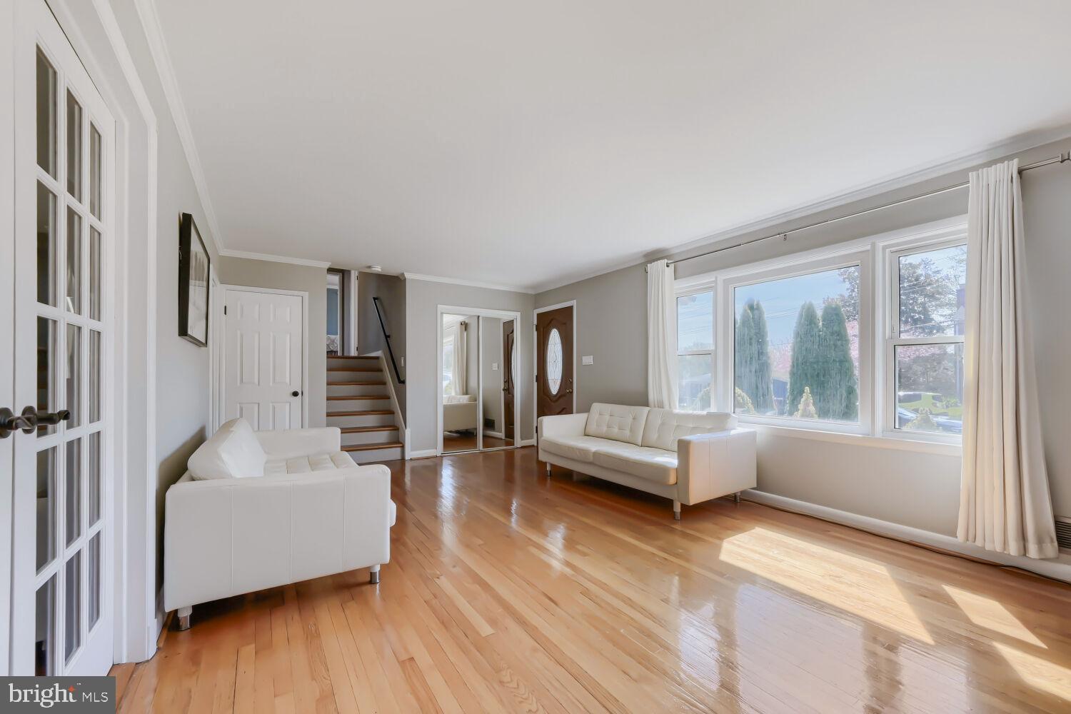114 SEMINARY AVENUE E