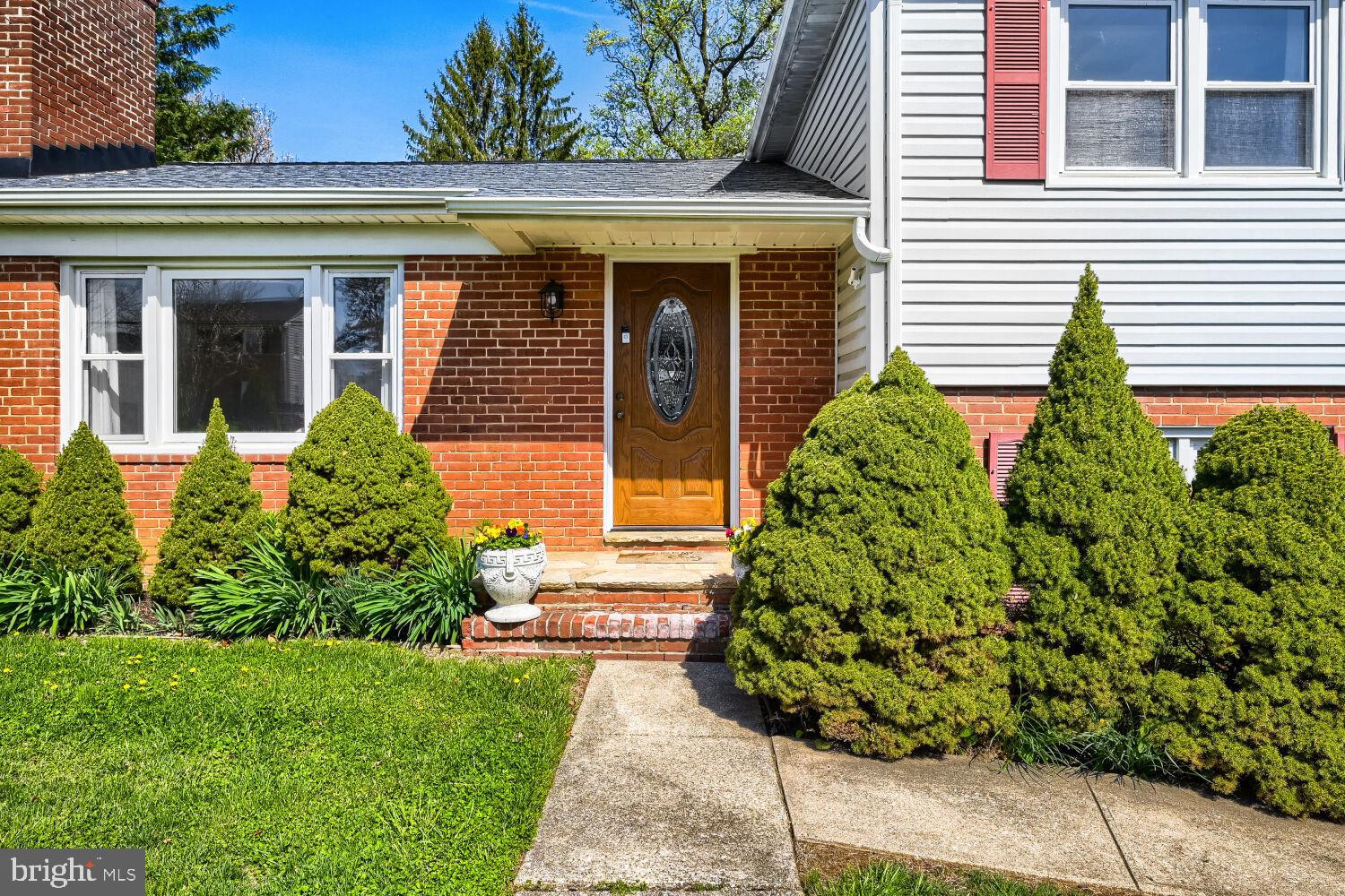 114 SEMINARY AVENUE E