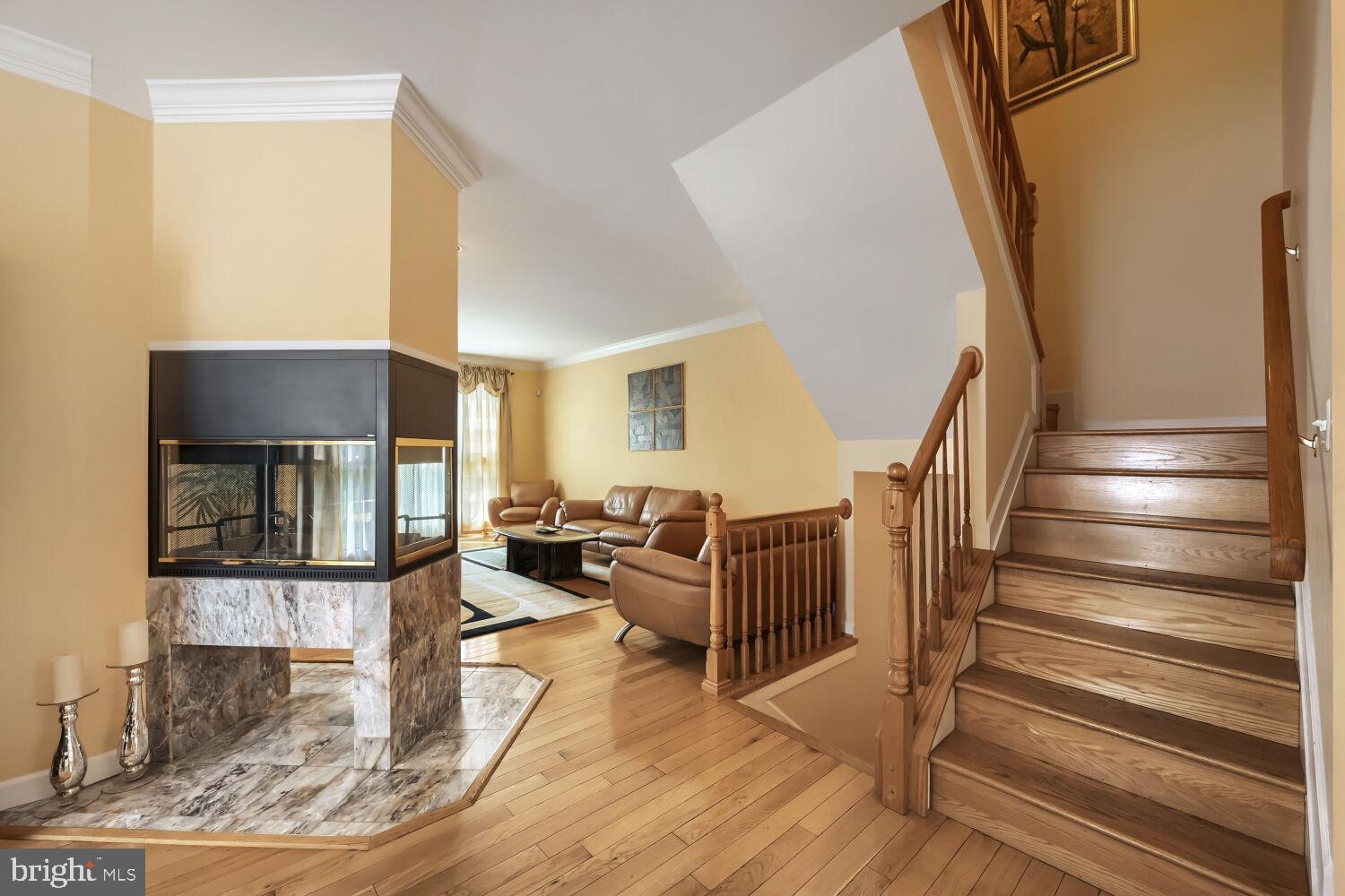 17 STABLEMERE COURT