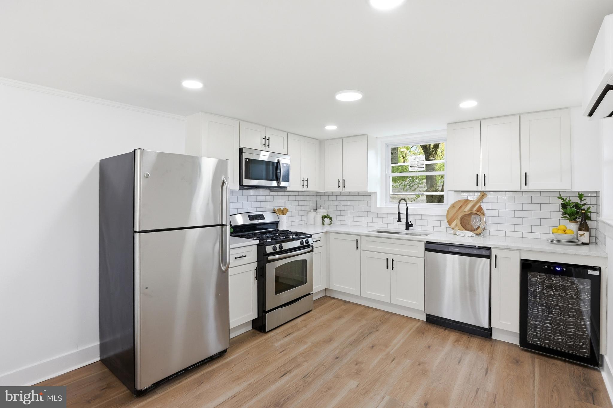 525 45TH STREET