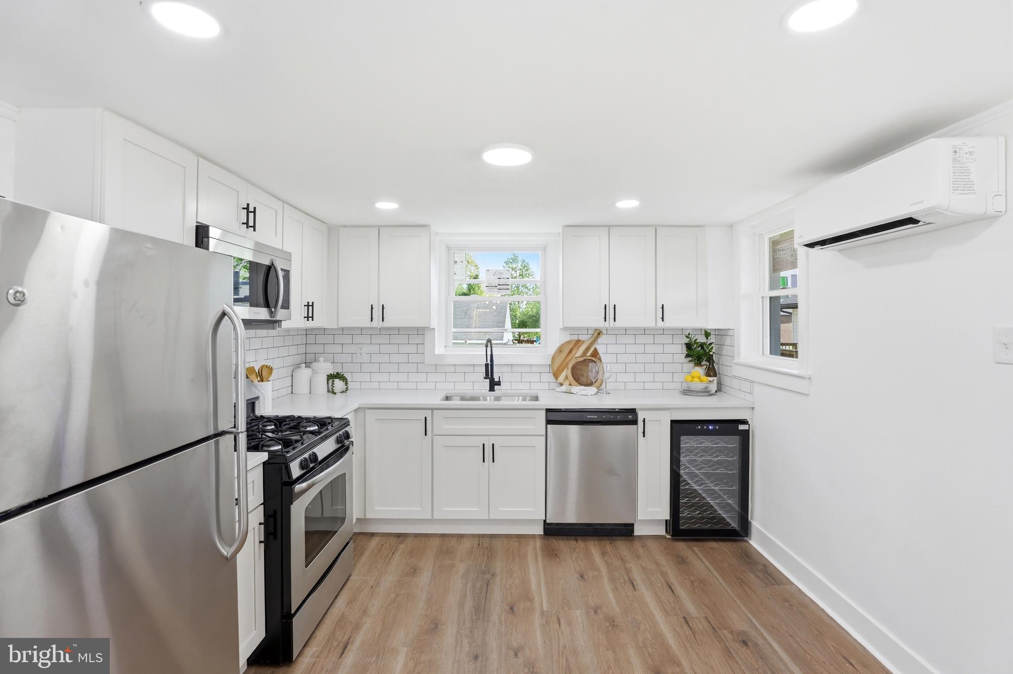 525 45TH STREET