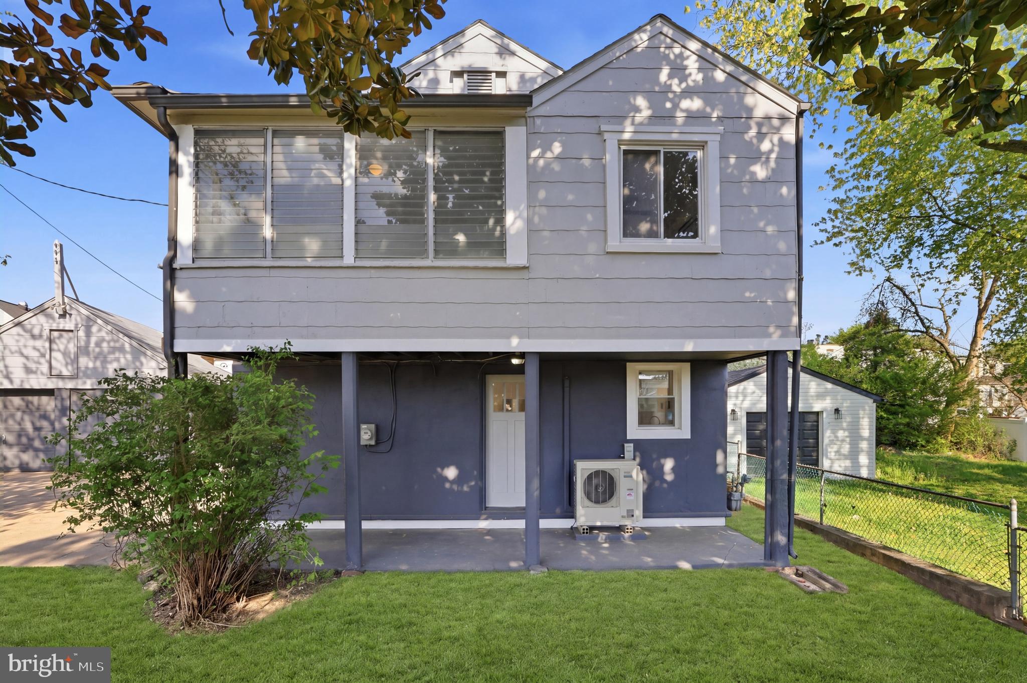525 45TH STREET