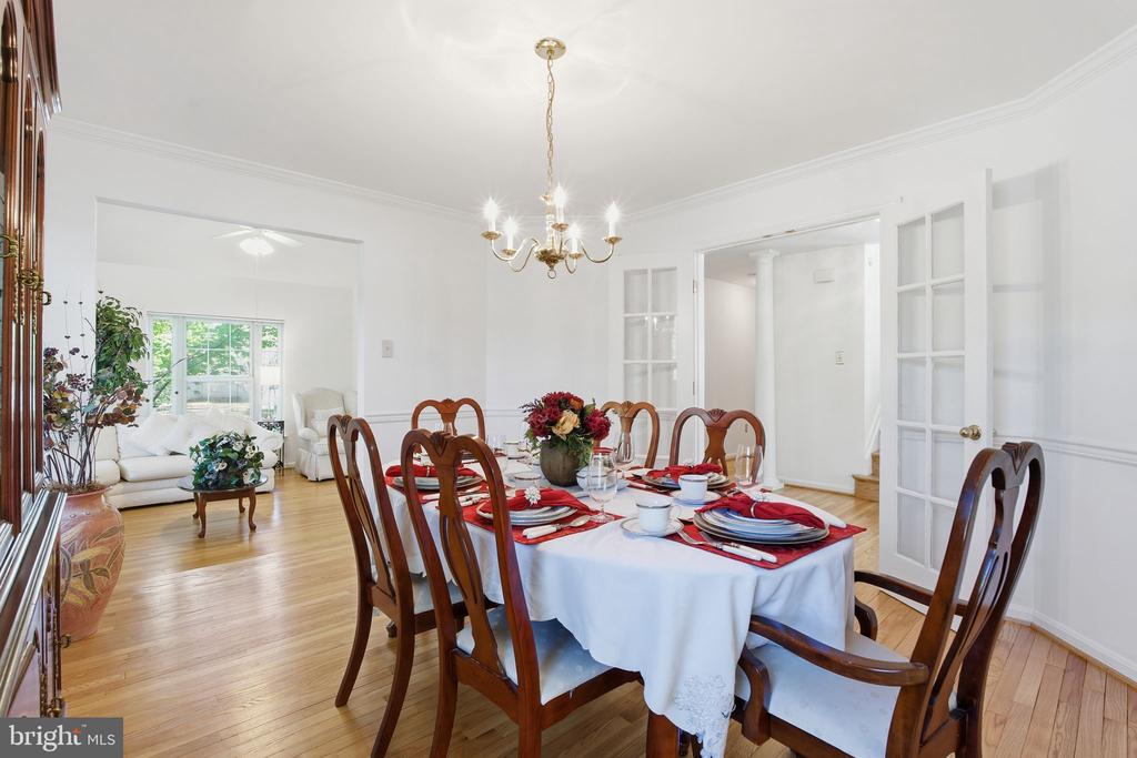 9500 MEADOWS FARM DRIVE
