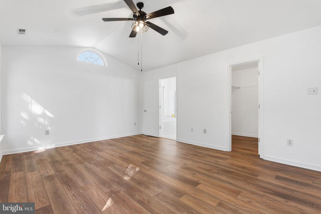 9500 MEADOWS FARM DRIVE