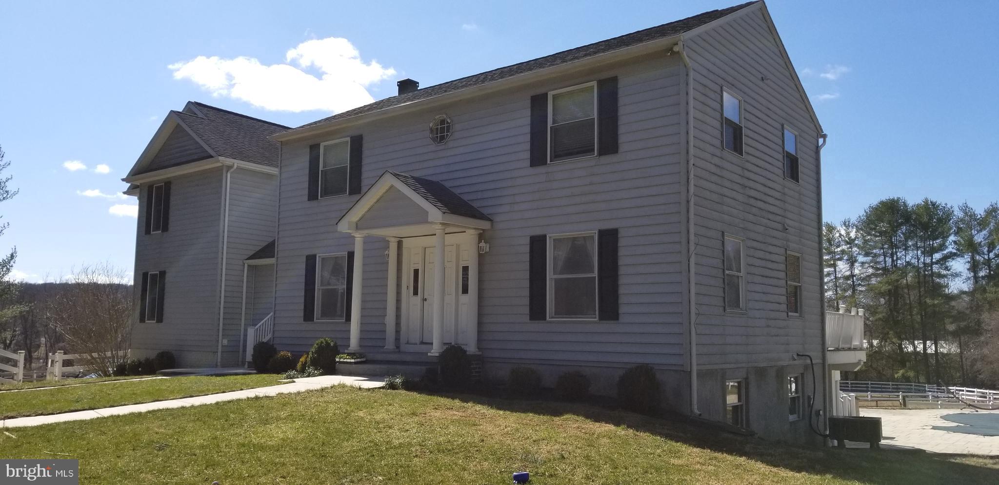 9 HUNT FARMS