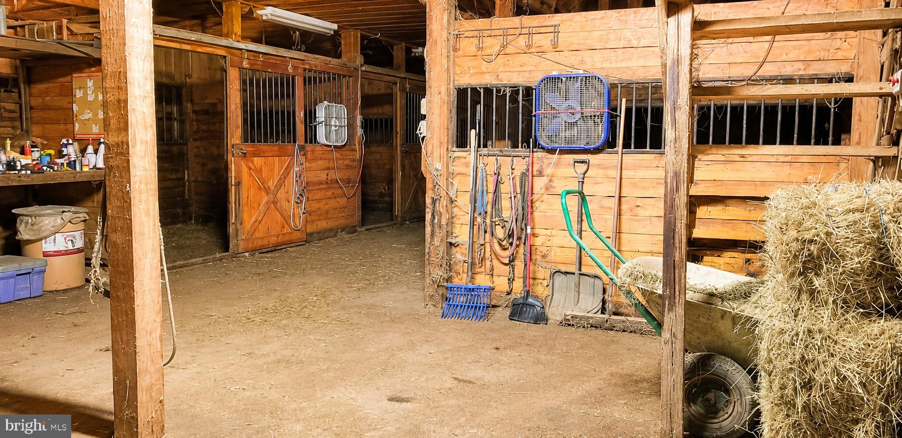 9 HUNT FARMS
