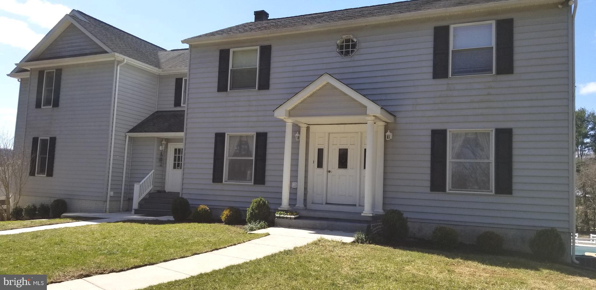 9 HUNT FARMS