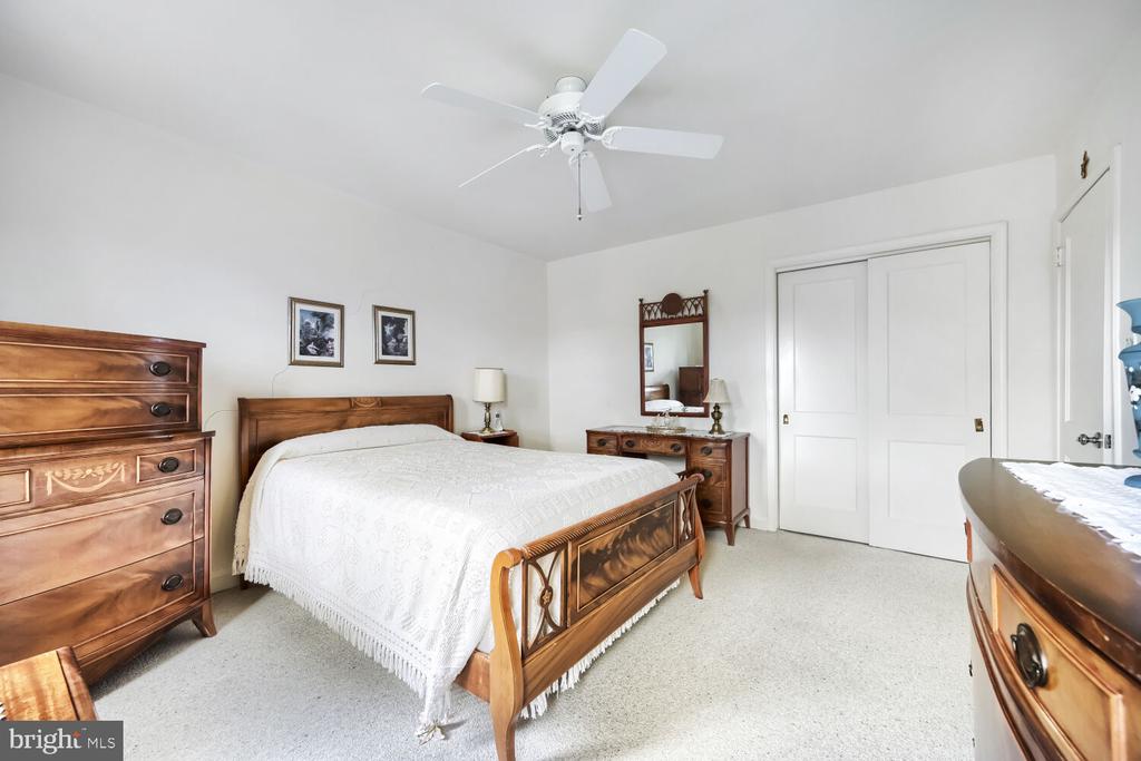 1566 COTTAGE LANE