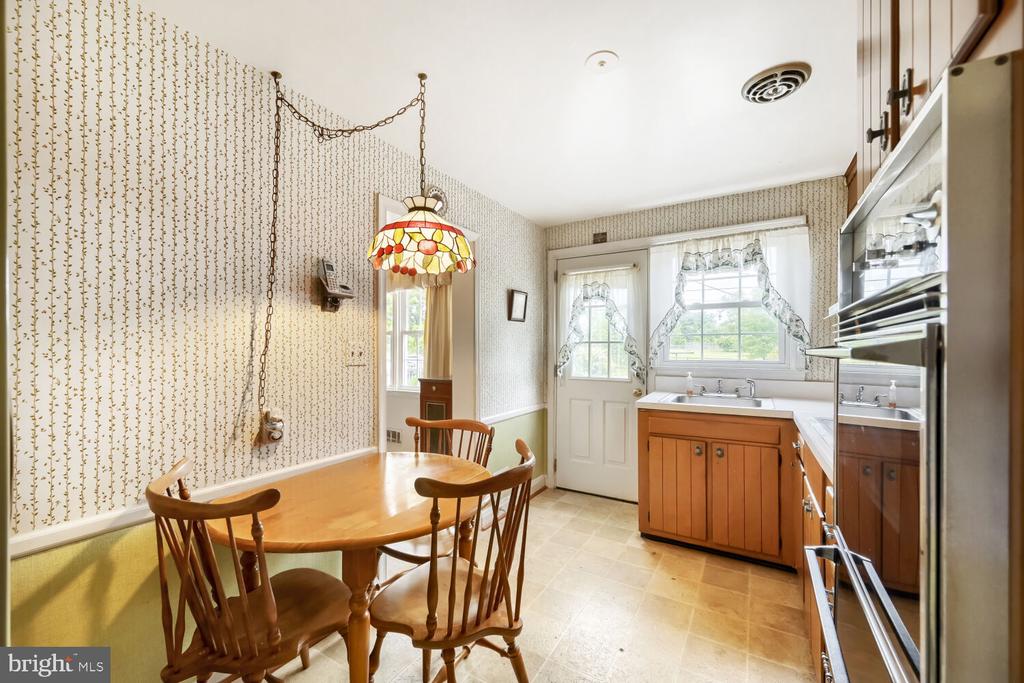 1566 COTTAGE LANE