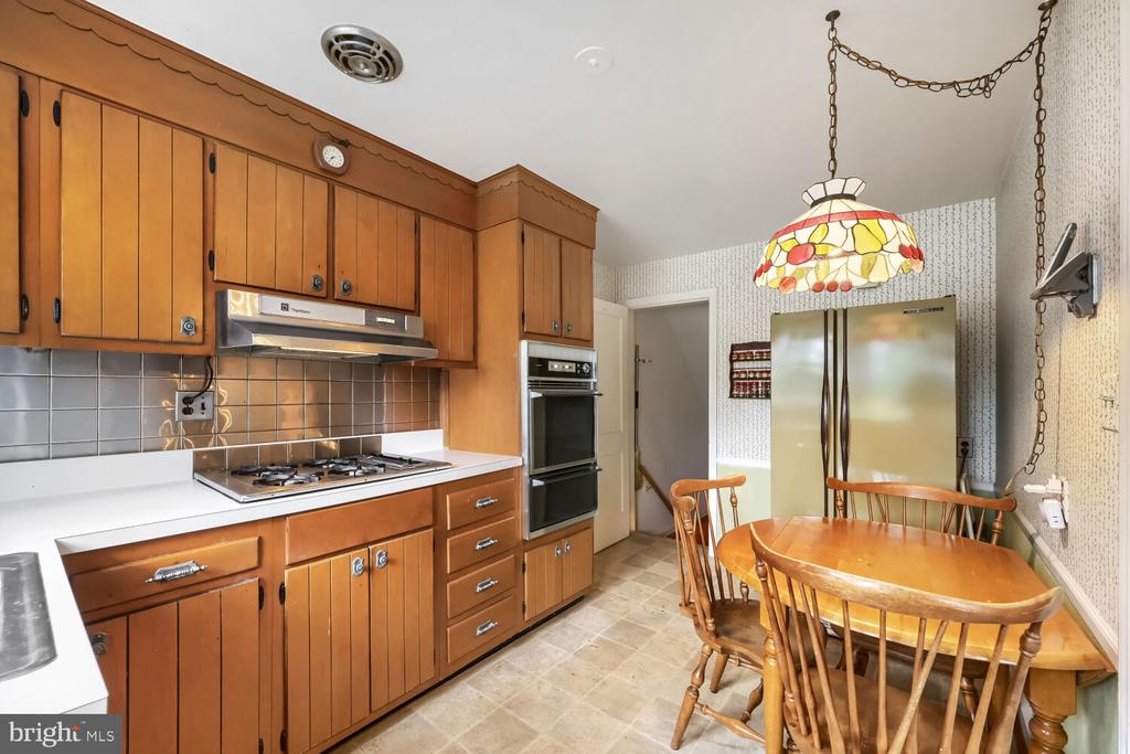 1566 COTTAGE LANE