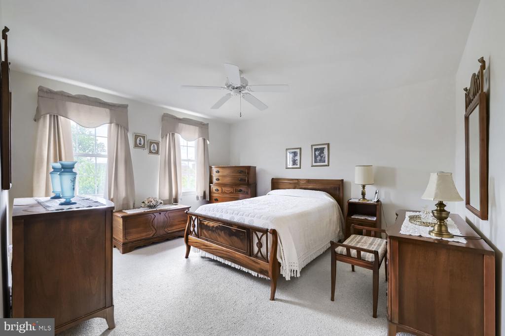 1566 COTTAGE LANE