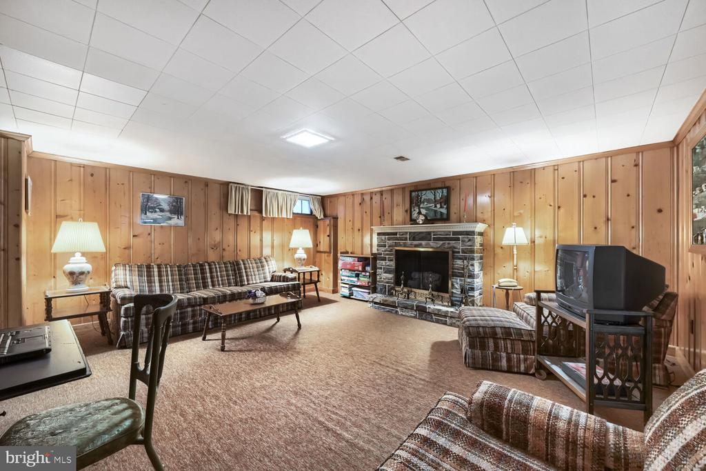 1566 COTTAGE LANE