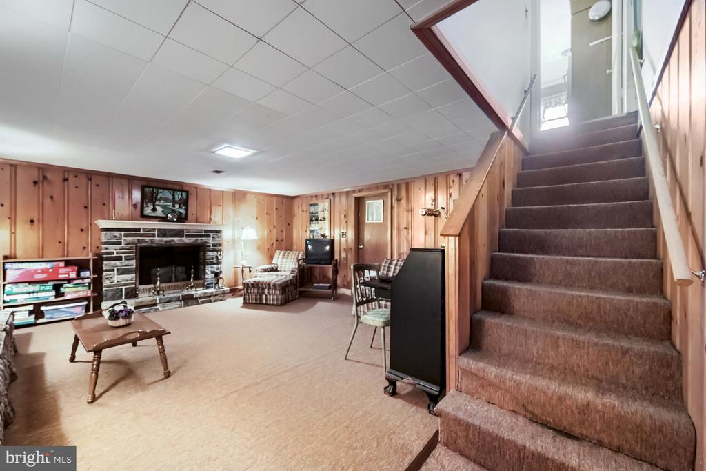 1566 COTTAGE LANE