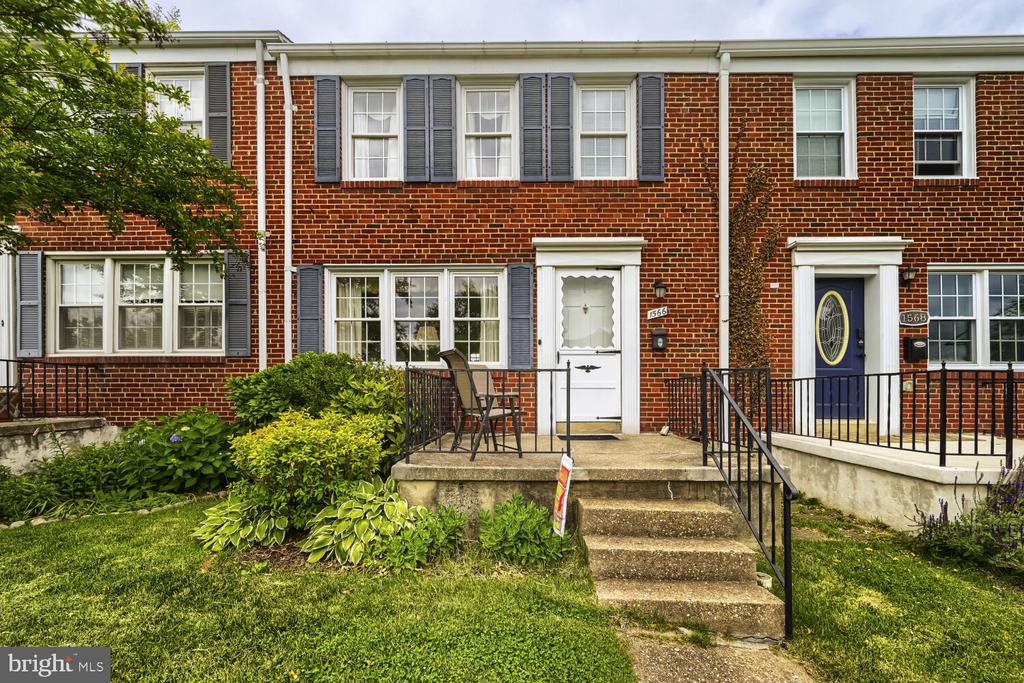 1566 COTTAGE LANE