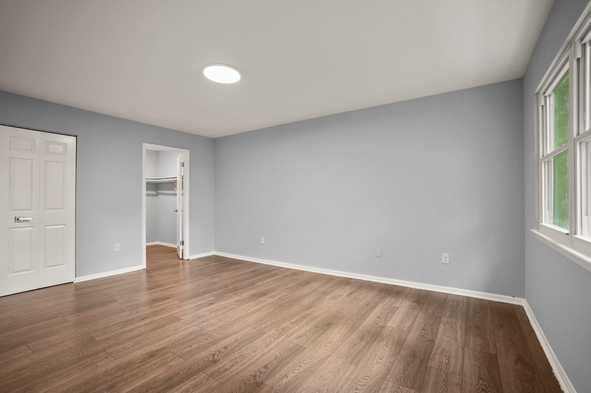 10 IRON BOLT COURT