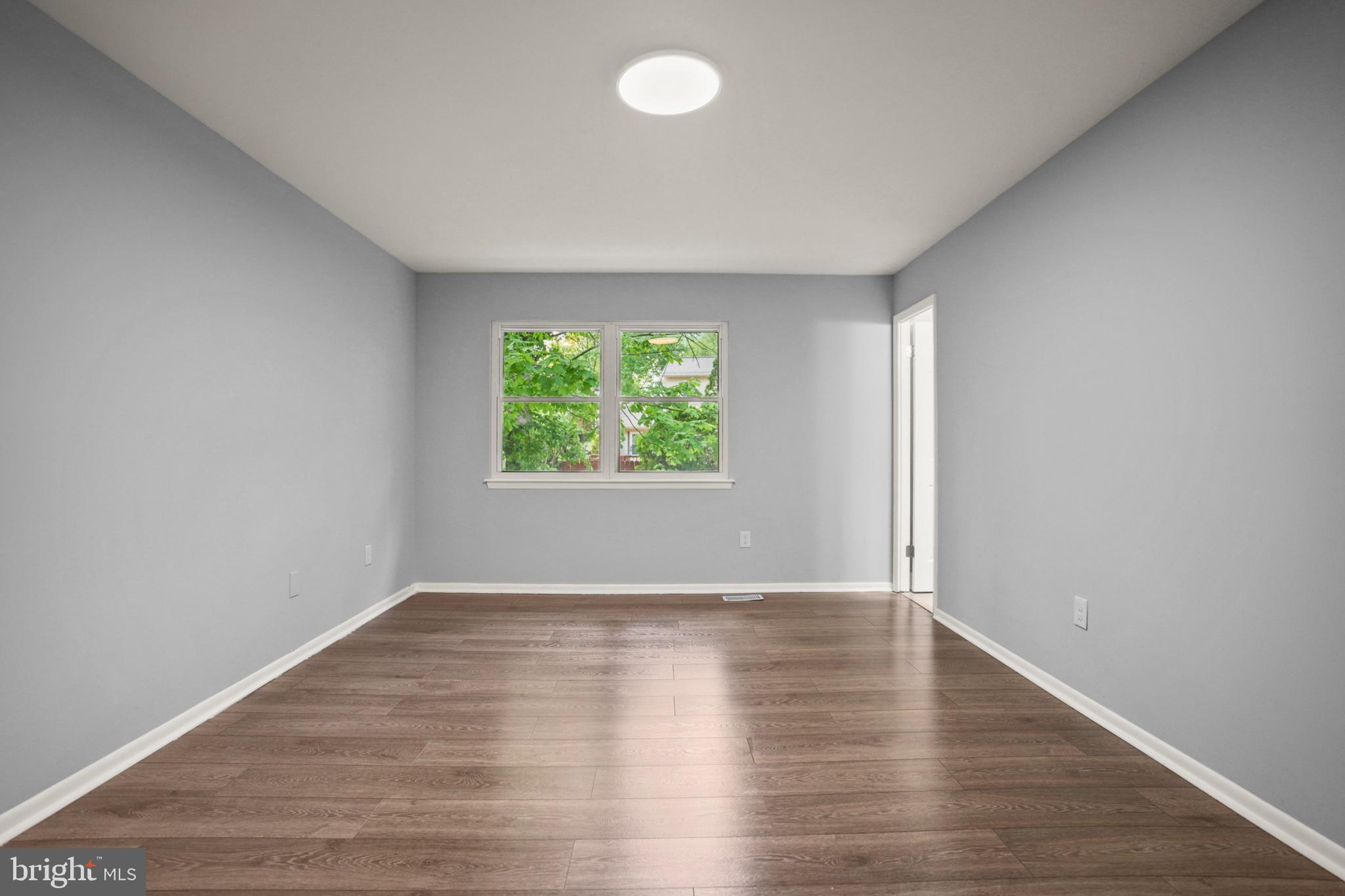 10 IRON BOLT COURT