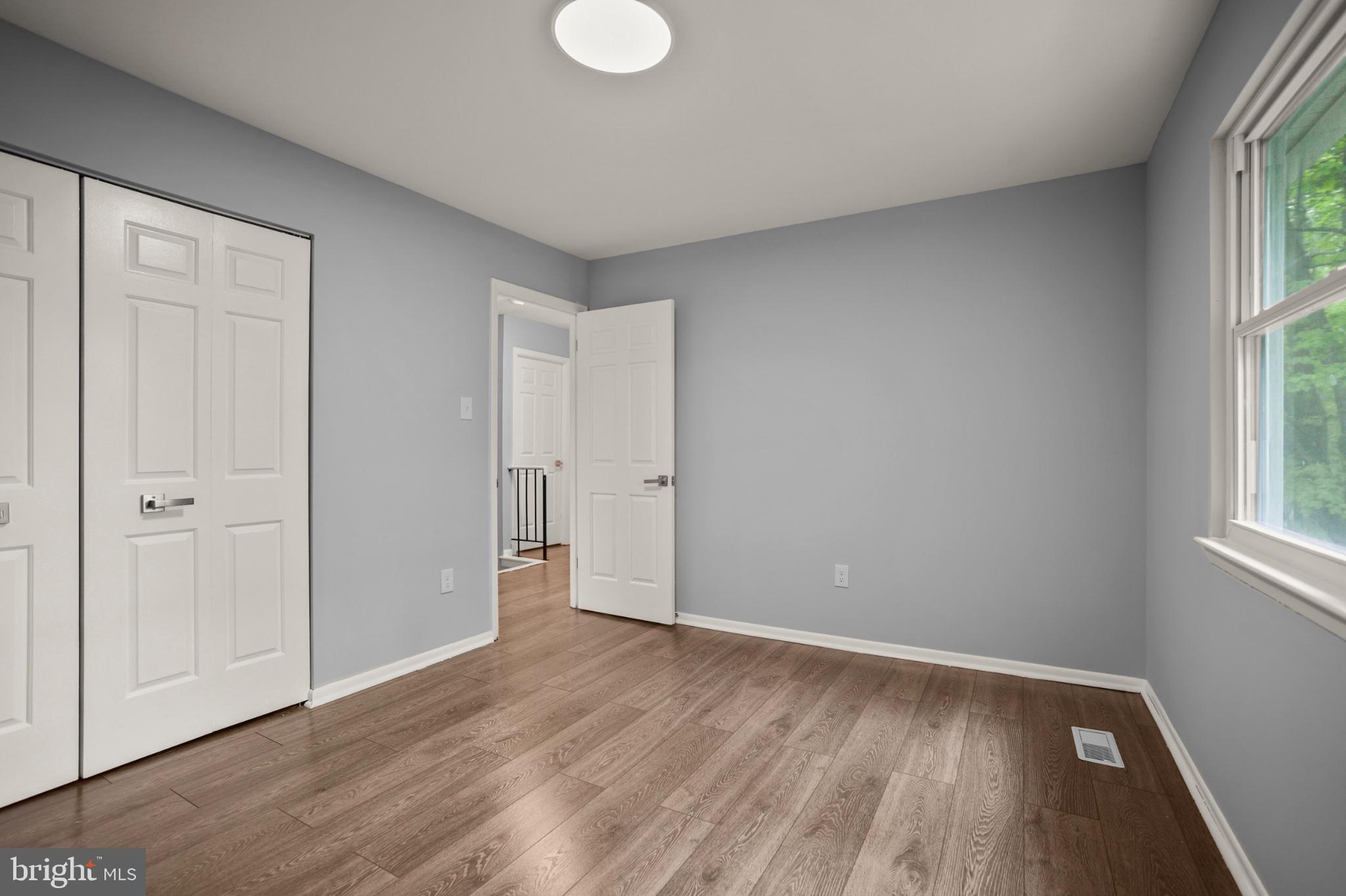 10 IRON BOLT COURT
