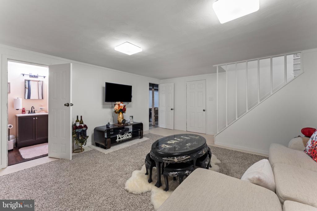 8210 STREAMWOOD DRIVE