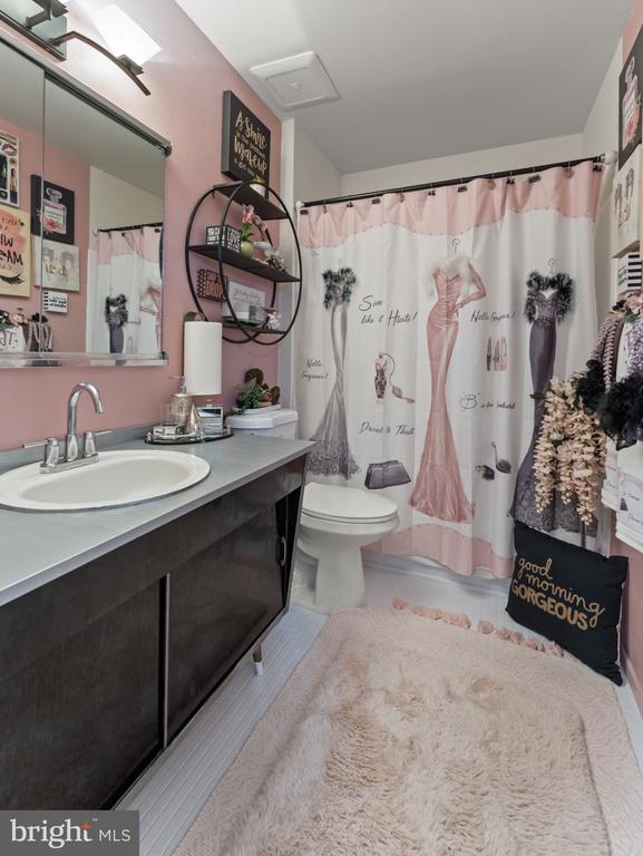 8210 STREAMWOOD DRIVE