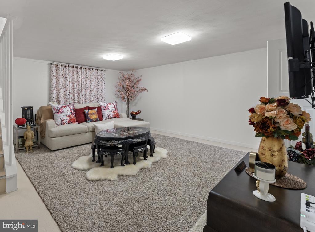 8210 STREAMWOOD DRIVE