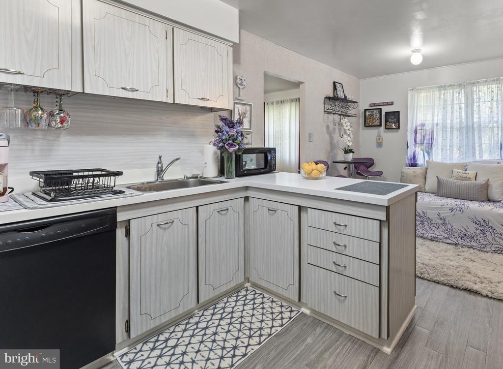 8210 STREAMWOOD DRIVE