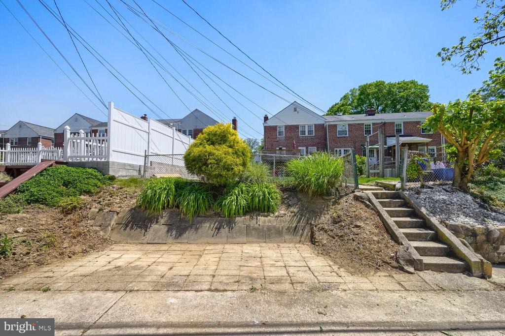 1827 EDGEWOOD ROAD
