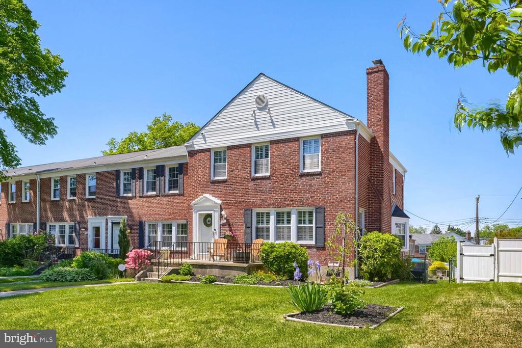 1827 EDGEWOOD ROAD