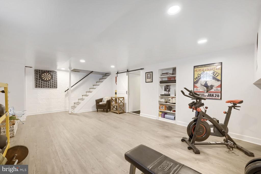 1827 EDGEWOOD ROAD