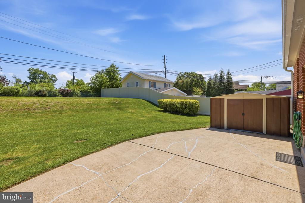 9005 PERRING PARK ROAD